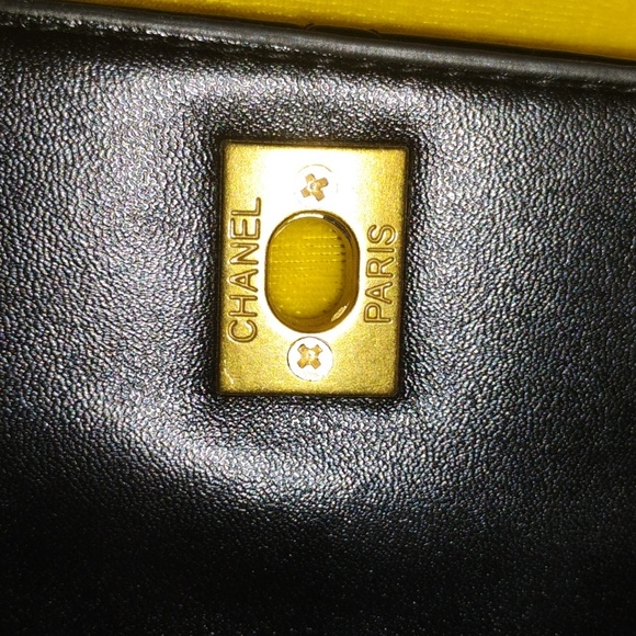 Vintage CHANEL cross over chain wallet bag - Picture 4 of 12